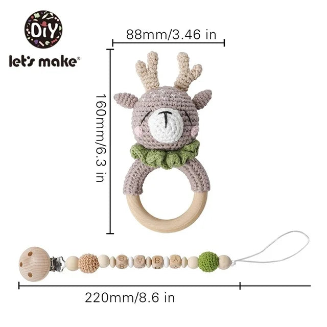 Ensemble hochets en bois et crochet