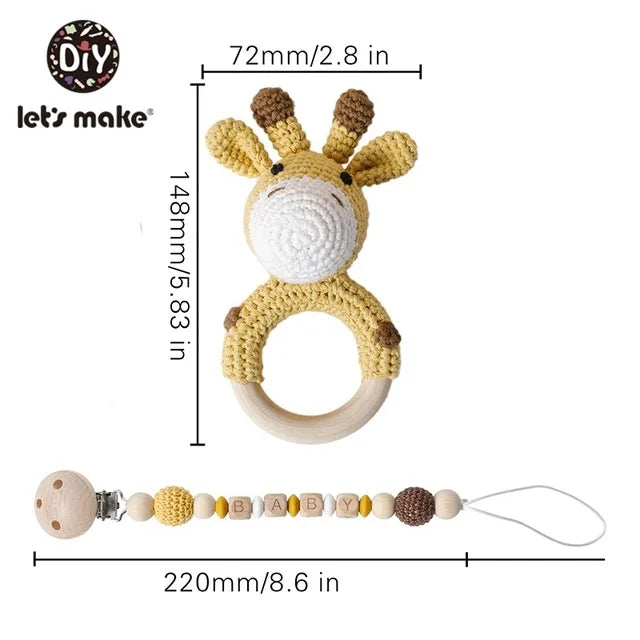 Ensemble hochets en bois et crochet