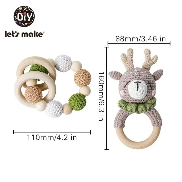 Ensemble hochets en bois et crochet
