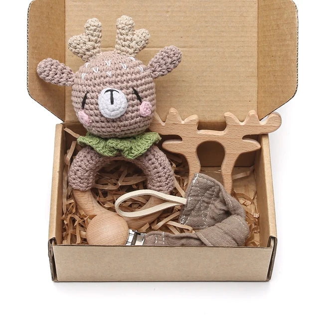 Ensemble hochets en bois et crochet