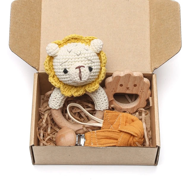 Ensemble hochets en bois et crochet